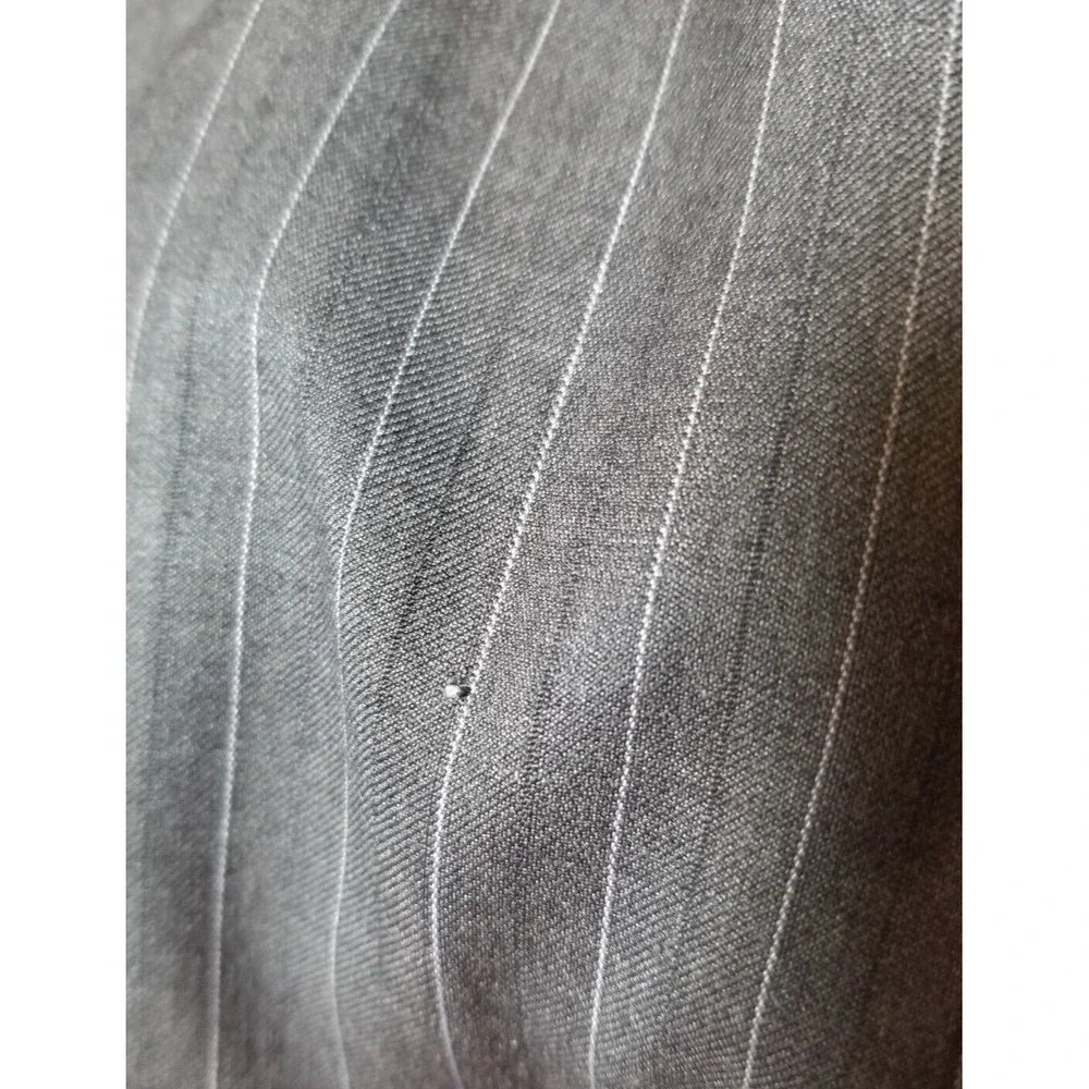 Bocaccio Uomo Dark Gray Pinstripe 2‎ Button Front 4 Button Sleeve 2 Vents 46S
